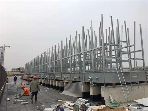 玻璃鋼方形逆流式冷卻塔的特點(河南方形逆流式玻璃鋼冷卻塔品牌)